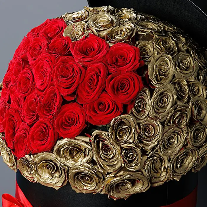 sweet_golden_roses_in_a_box3.png