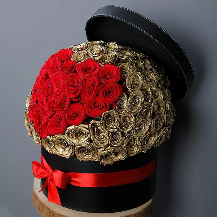 sweet_golden_roses_in_a_box_2.png
