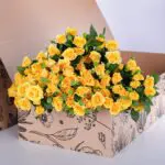 Spray Roses Yellow with vase 2 Spray Roses Yellow (3)