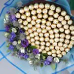 ferrero_bouquet_with_blue_flowers_1