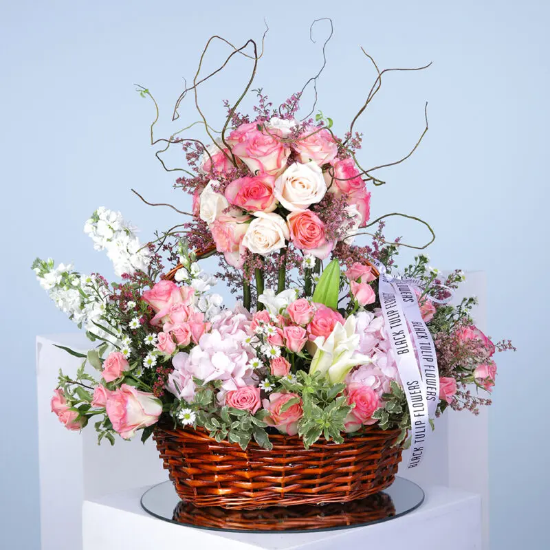 sdd Pink floral arrangement, roses, hydrangeas, pink flowers, basket arrangement.