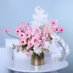 graceful-vase-arrangement