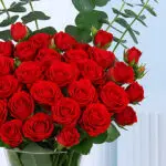 Red Spray Rose in Vase (20 stems) 5 2
