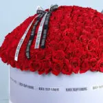 Iconic Red – Valentine Rose Box 2 400-red-roses-box_02
