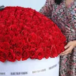 Iconic Red – Valentine Rose Box 3 400-red-roses-box_03