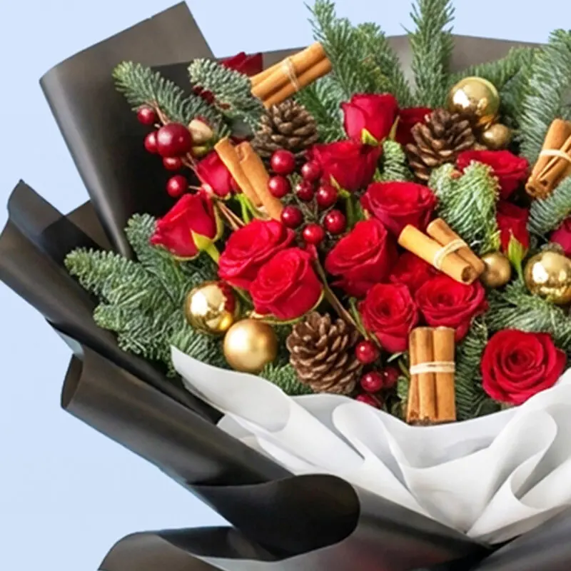 cinnamon-spice-christmas-rose-bouquet_03 cinnamon spice christmas rose bouquet 03