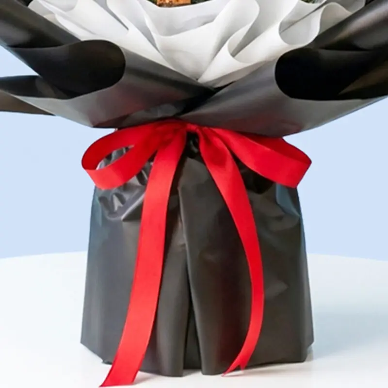 cinnamon-spice-christmas-rose-bouquet_05 cinnamon spice christmas rose bouquet 05