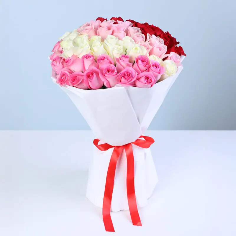 ombre red pink white roses bouquet 02