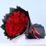 premium-red-roses-bouquet-black-wrap_05