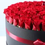 Grand Romance – 100 Red Roses 4 100-red-roses-valentine-grand-box_04