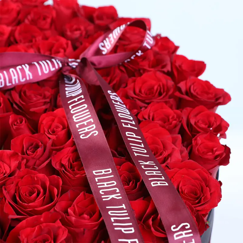 100-red-roses-valentine-grand-box_05 100 red roses valentine grand box 05