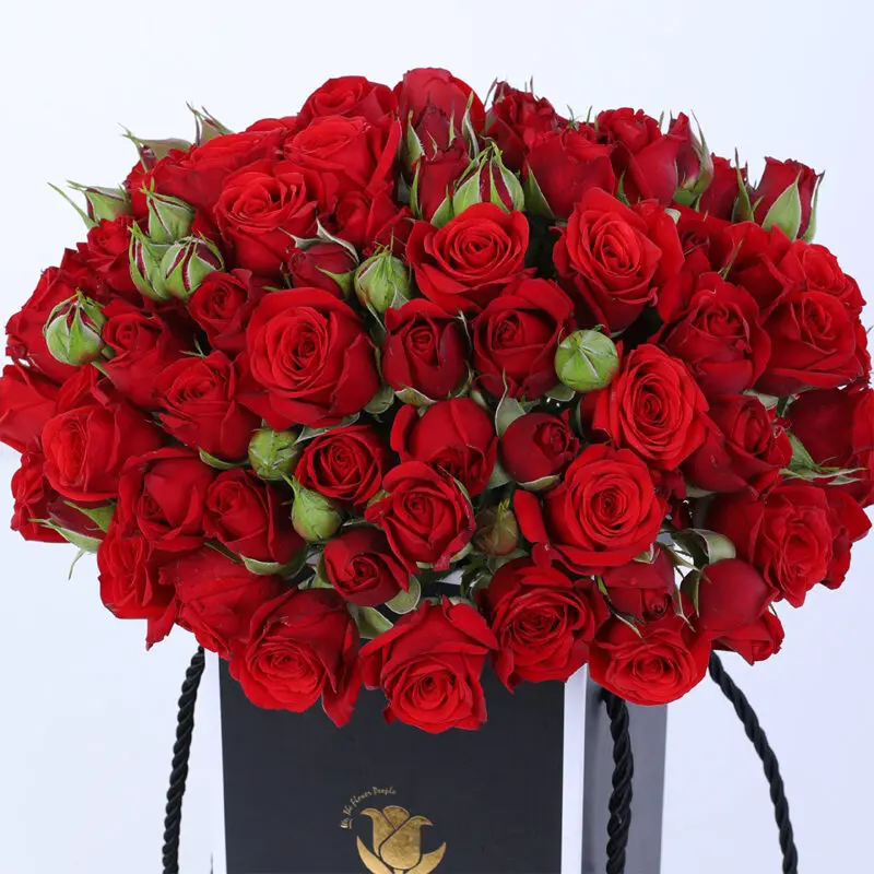 20-red-spray-roses-black-box_02 20 red spray roses black box 02