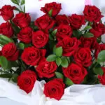 25 Red Roses Bouquet in White Wrap 5 25-red-roses-white-wrap_05
