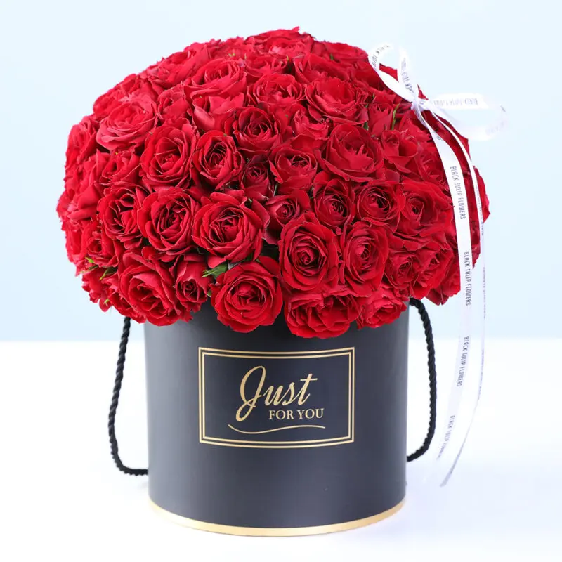 30-red-spray-roses-luxury-box-valentine_02 30 red spray roses luxury box valentine 02