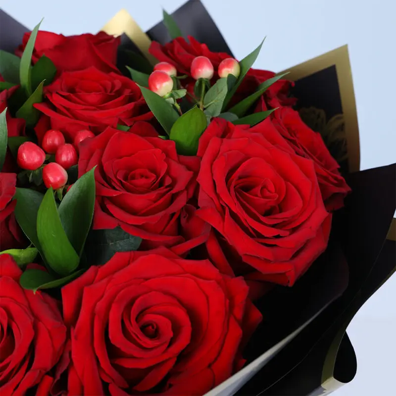 classic-red-flowers-bouquet_04 classic red flowers bouquet 04