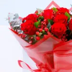 red-rose-eucalyptus-hypericum-bouquet-03