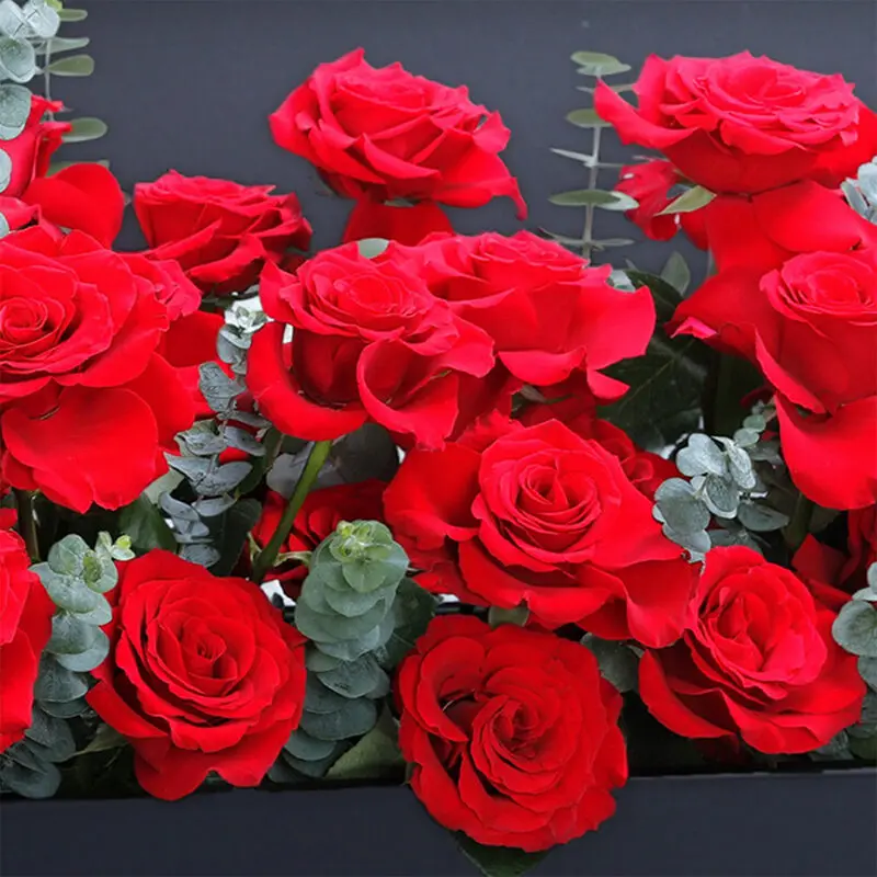 red roses executive box arrangement 02