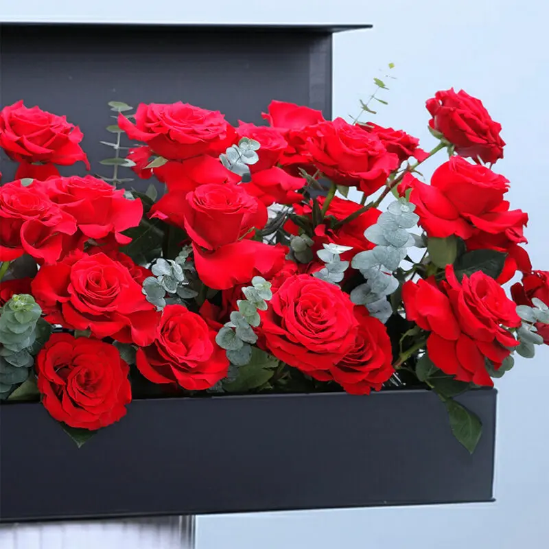 red roses executive box arrangement 03