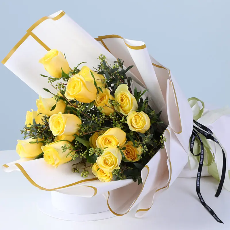 yellow-roses-bouquet-ferrero-combo_02 yellow roses bouquet ferrero combo 02