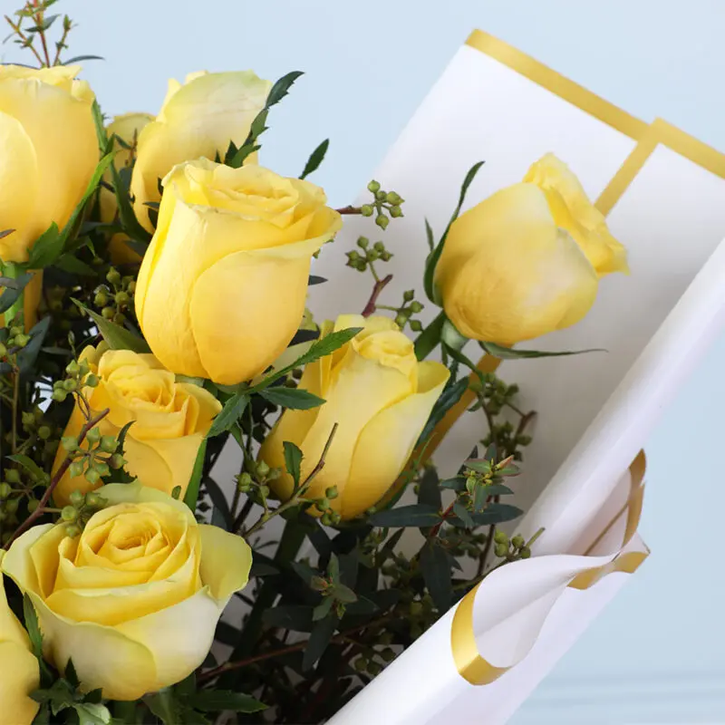 yellow-roses-bouquet-ferrero-combo_04 yellow roses bouquet ferrero combo 04