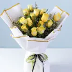 Yellow Roses Bouquet with Lindt 3 yellow-roses-bouquet-lindt_03