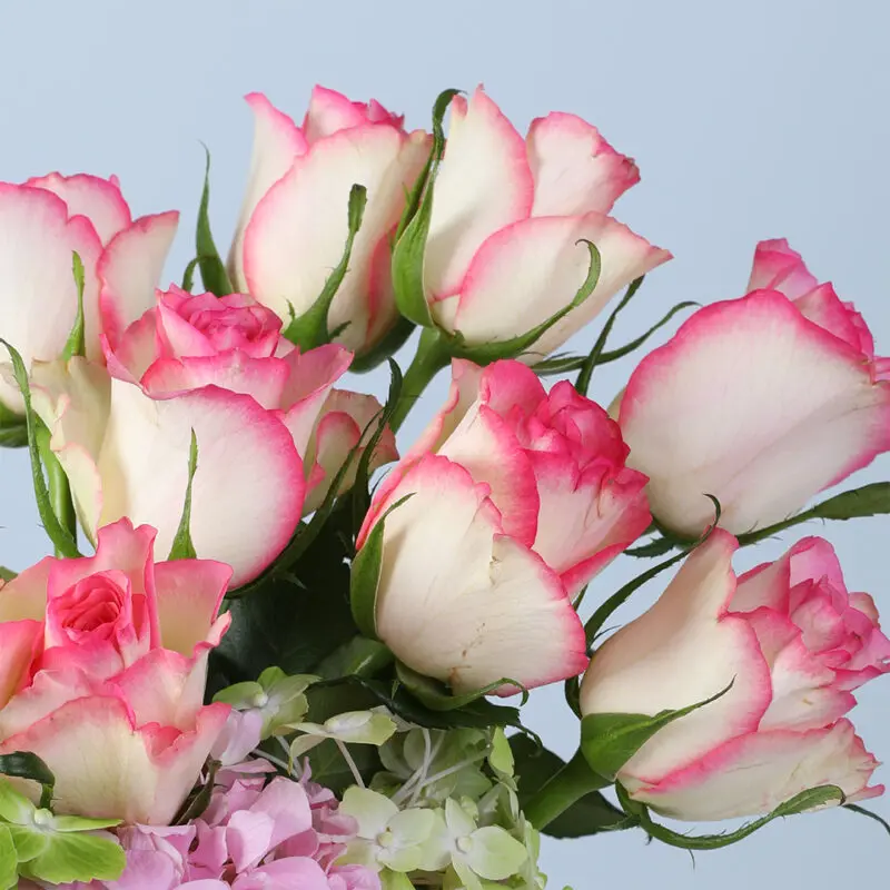 chic floral arrangement luxury box 03