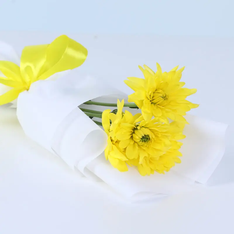 single-yellow-chrysanthemum-bouquet_04 single yellow chrysanthemum bouquet 04