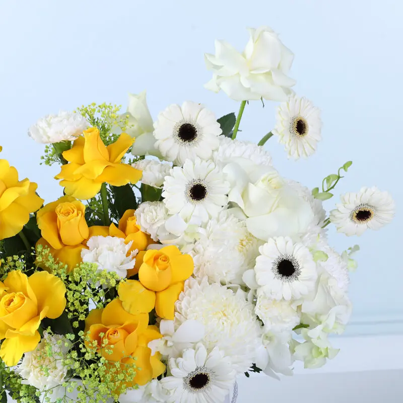 sunny-white-floral-harmony-bouquet_03 sunny white floral harmony bouquet 03