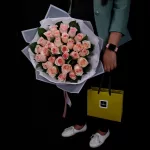 30_pink_rose_bouquet_with_patchi2