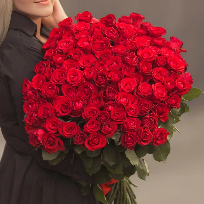 bunch of 100 red roses 2 jpg