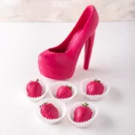 chocolate_heel_and_strawberries_by_njd_1.jpg