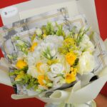 dazzling_mix_of_white_and_yellow_flowers_2_1.png