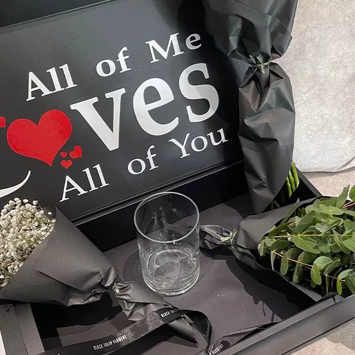 impressive customised flower gift box white spray roses 2 1 jpg