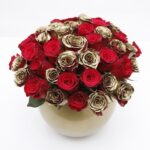 red-gold-roses-centerpiece.png