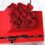 red_roses_in_red_cube_box_2_.jpg