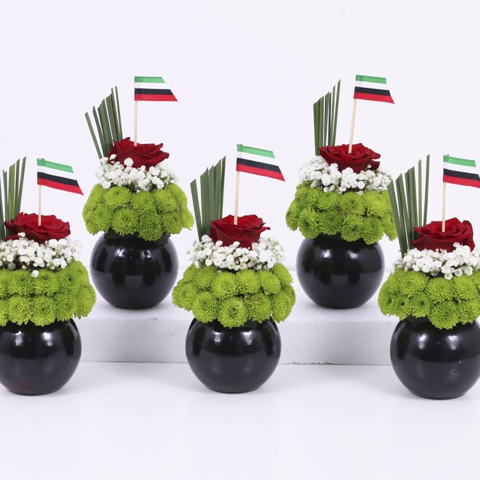 UAE National Day Floral Gifts Set of 5 Flower Delivery Dubai UAE