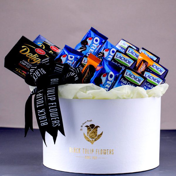 Ecstatic White Hamper Box
