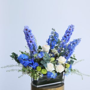 Royal Centerpiece flower arrangement by Black Tulip Flowers