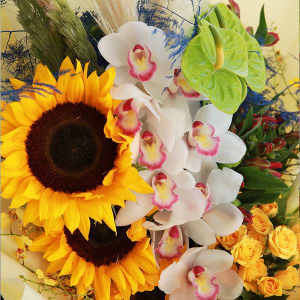 Simply Alluring Bouquet by Black Tulip Flowers