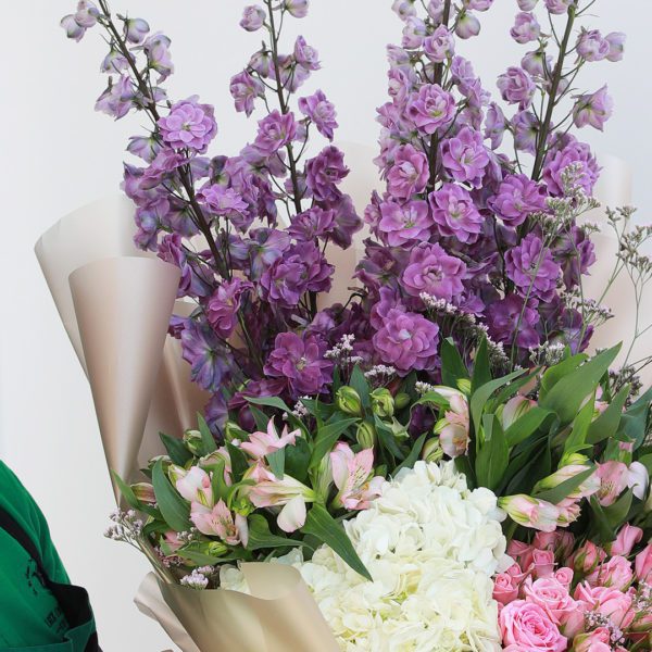 Simply Gorgeous Bouquet by Black Tulip Flowers