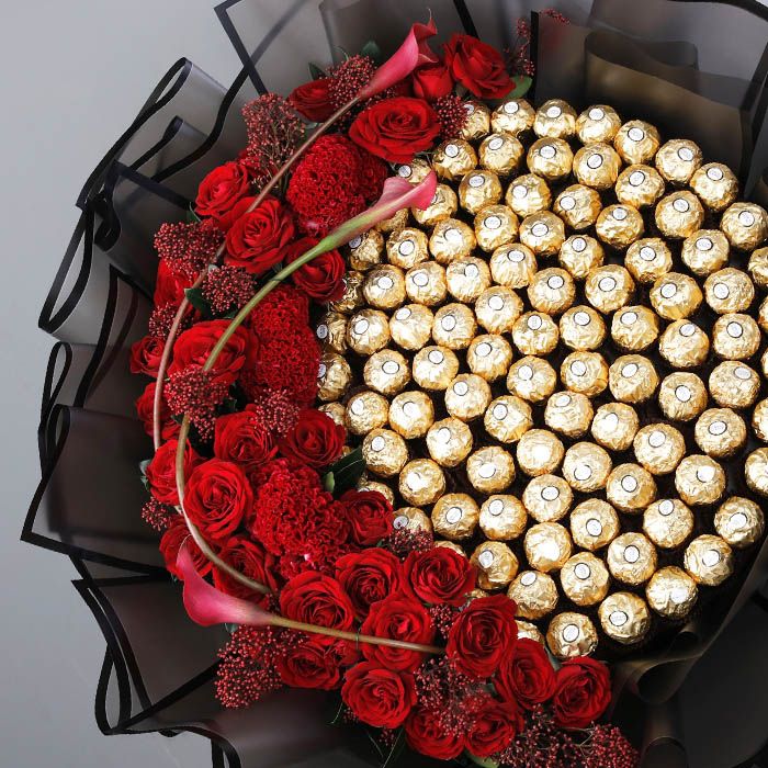 ferrero bouquet with red flowers 1