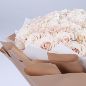 Creamy Bouquet by Black Tulip Flowers