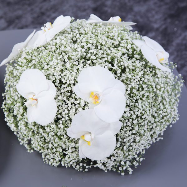Pure White Duo flower centerpiece by Black Tulip Flowers