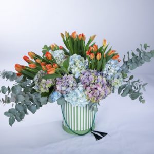 Radiant and Pale Duo flower box by Black Tulip Flowers