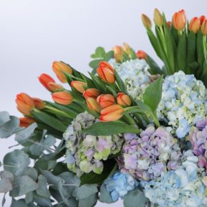 Radiant and Pale Duo flower box by Black Tulip Flowers