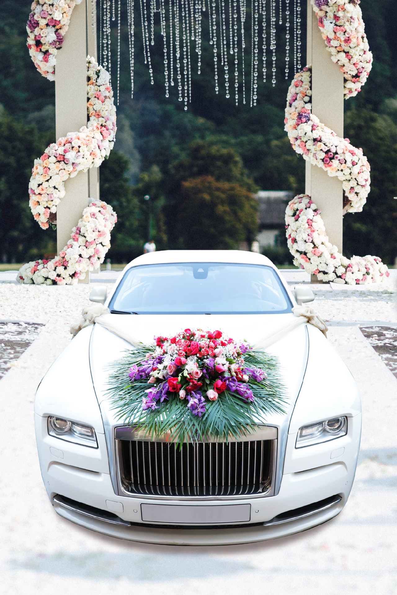 Wedding car flower decoration