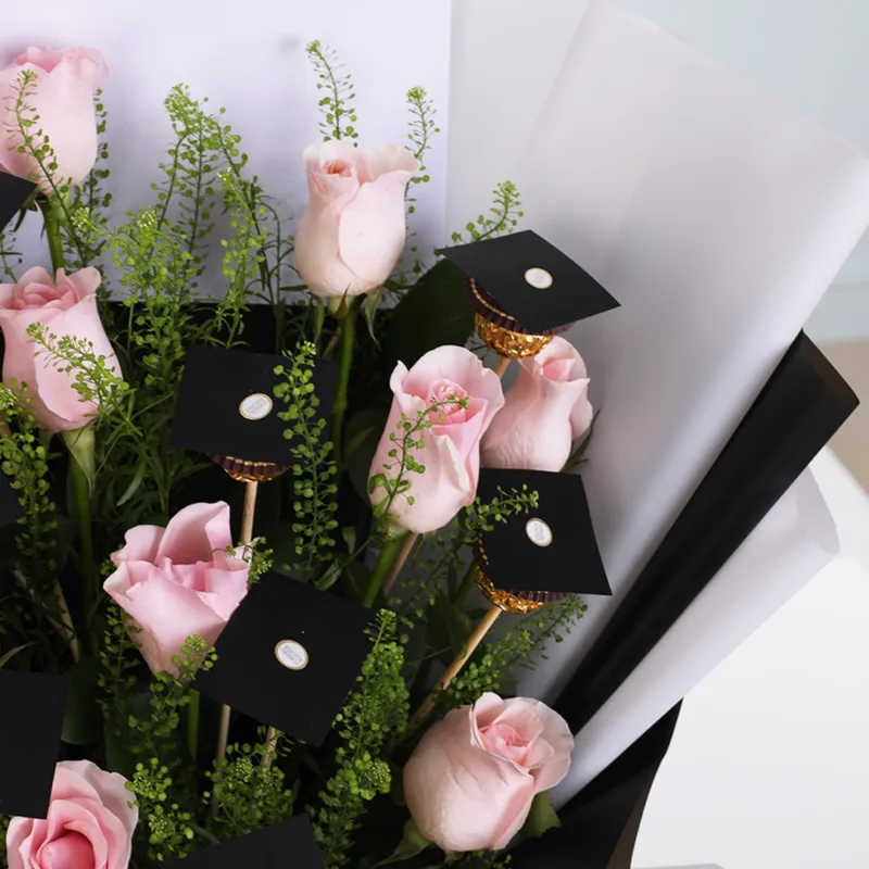 happy graduation rose bouquet 03