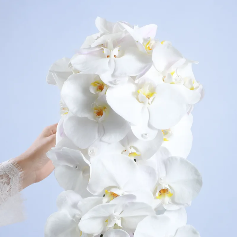 ivory wedding arrangement 02