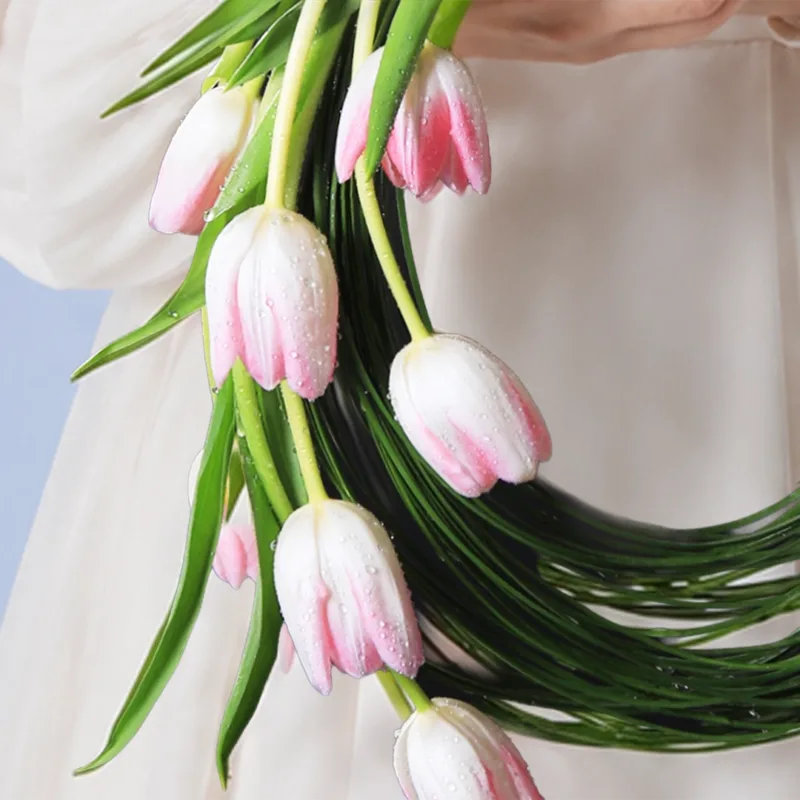 tulip glow bridal bouquet 03